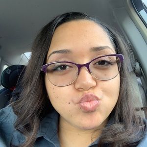 Meet your Posher, Desiree